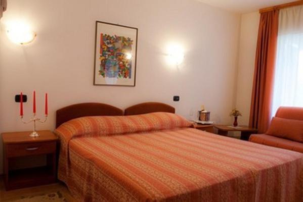 Hotel Makin Новиград Экстерьер фото