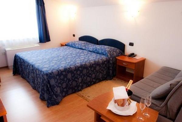 Hotel Makin Новиград Экстерьер фото