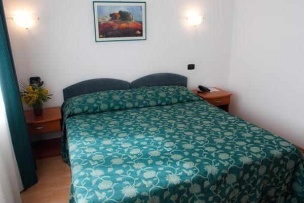 Hotel Makin Новиград Экстерьер фото